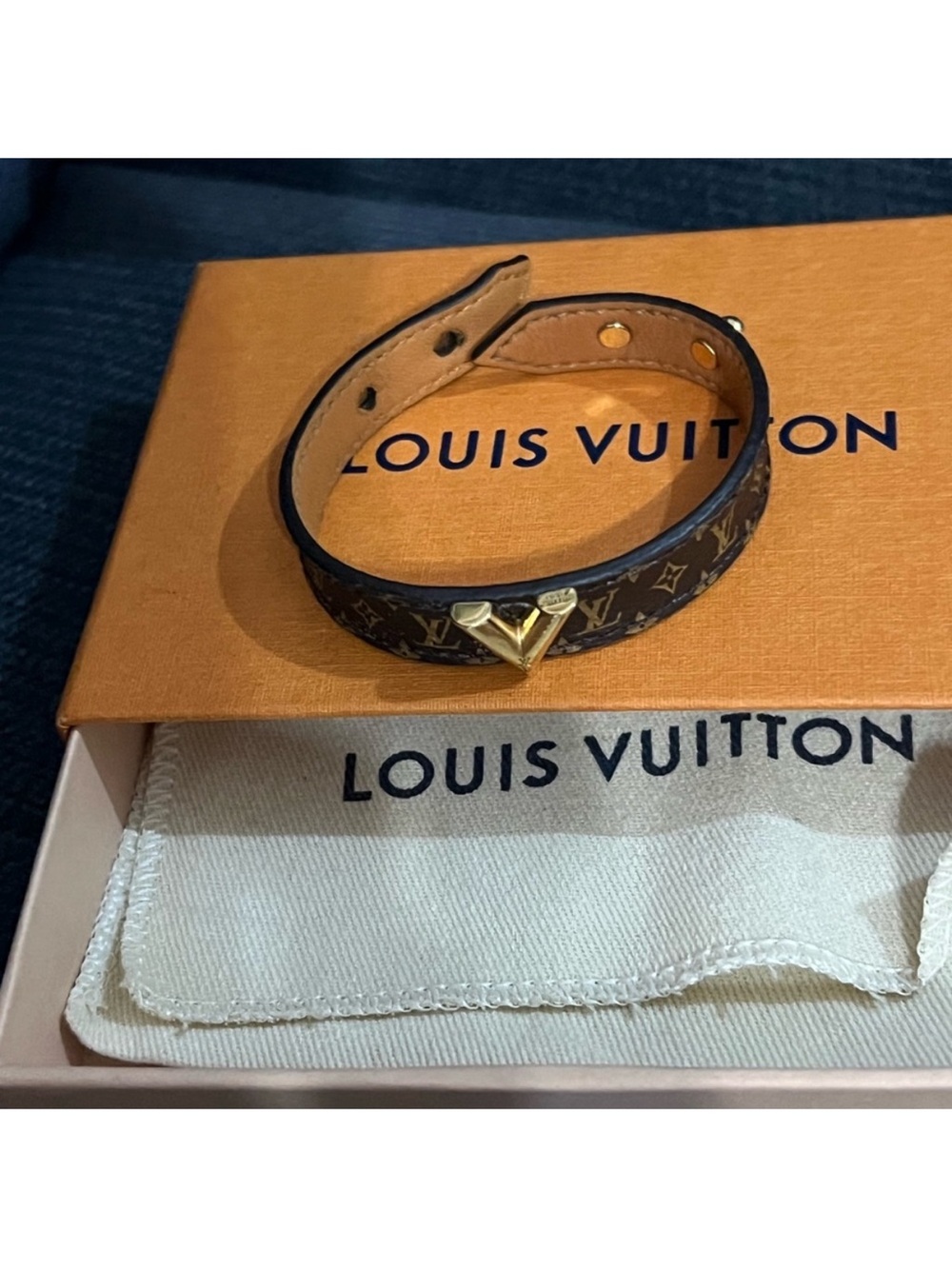Louis Vuitton Monogram V Heart Leather Bracelet • size 15